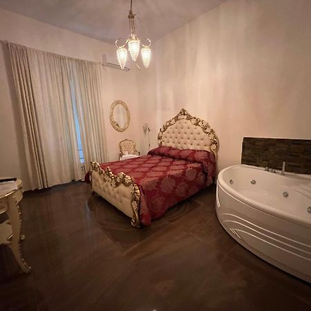 Beb Mariafrancesca Bed and Breakfast Napoli Eksteriør billede