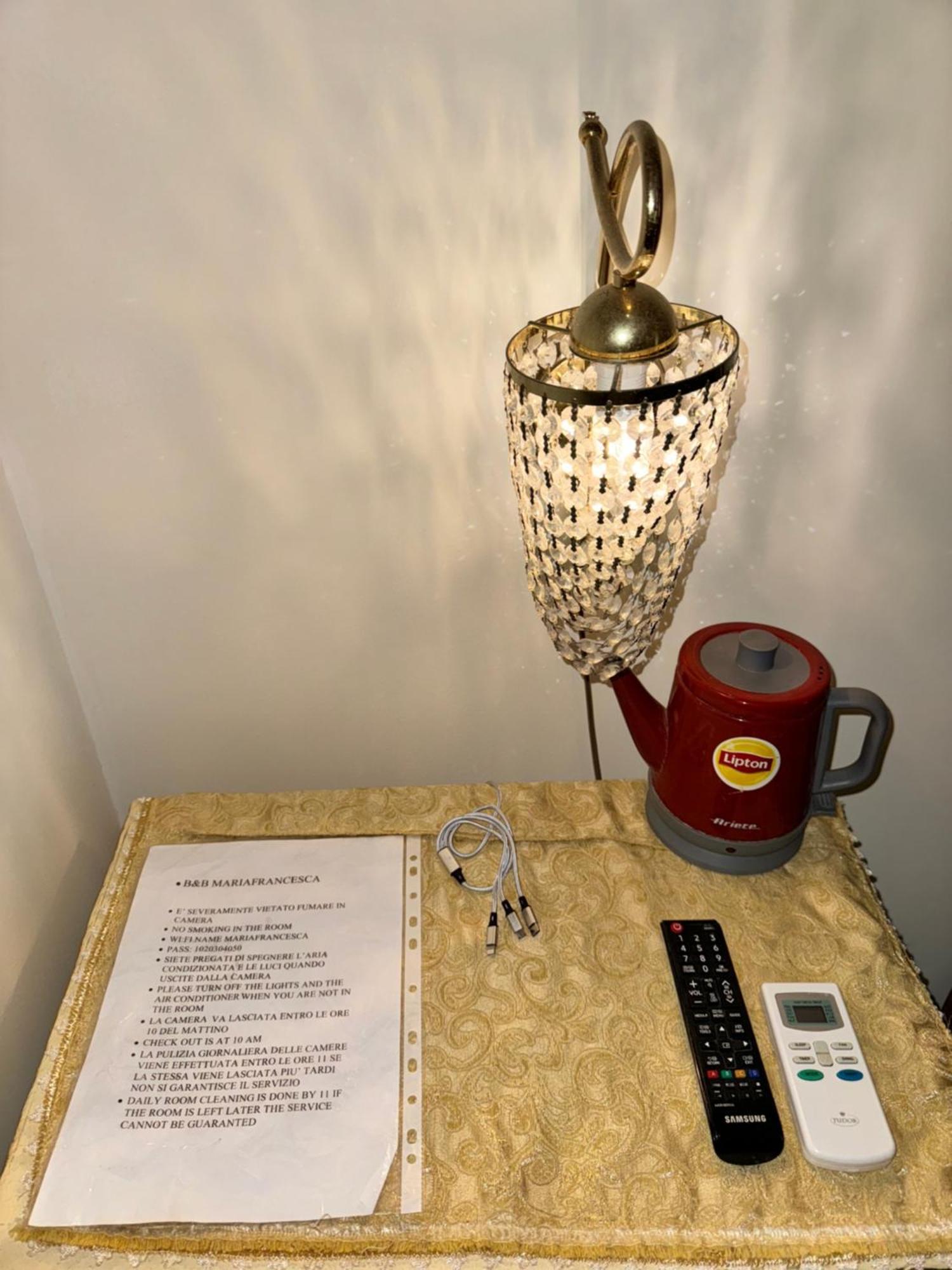 Beb Mariafrancesca Bed and Breakfast Napoli Eksteriør billede