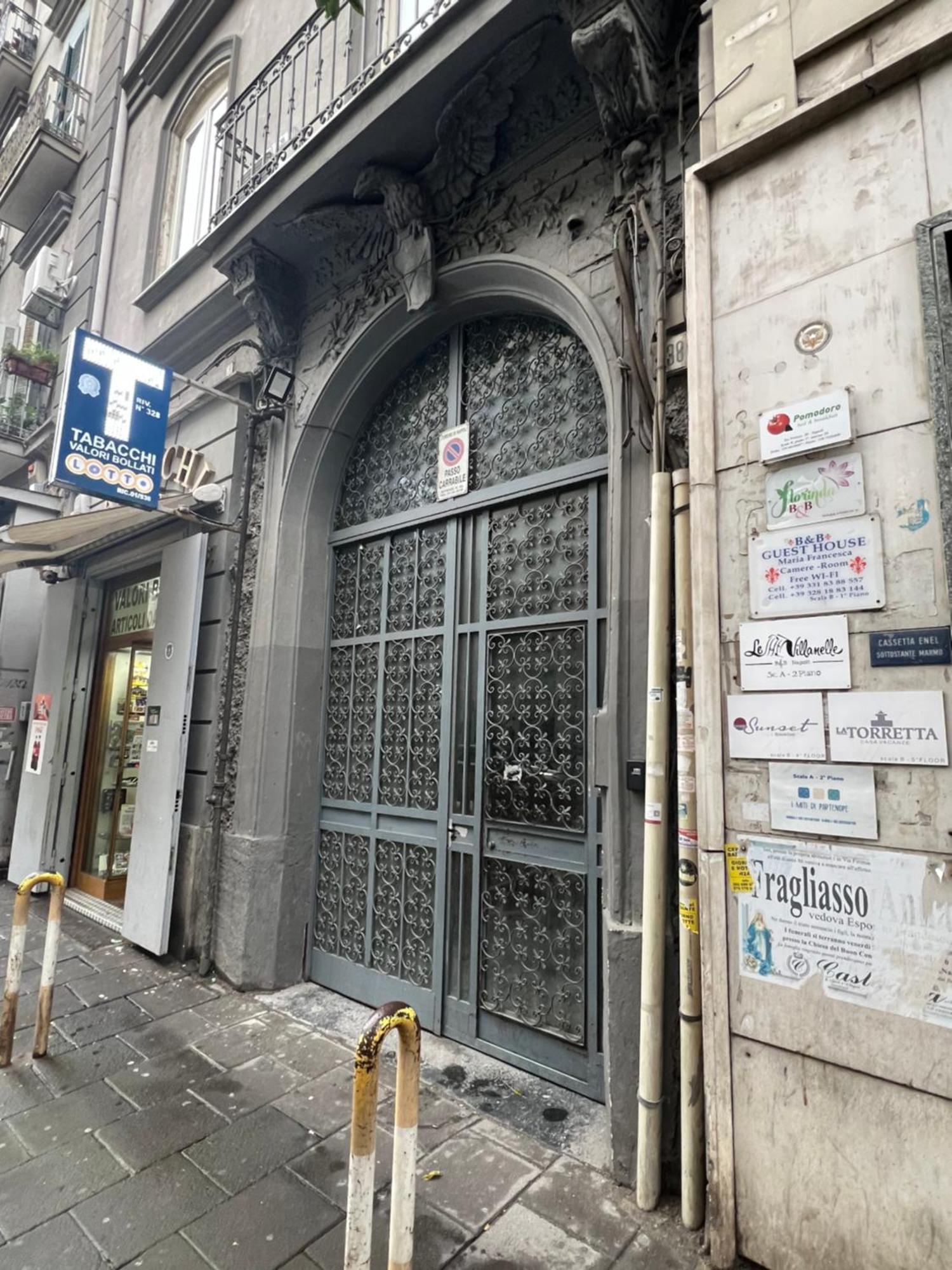 Beb Mariafrancesca Bed and Breakfast Napoli Eksteriør billede