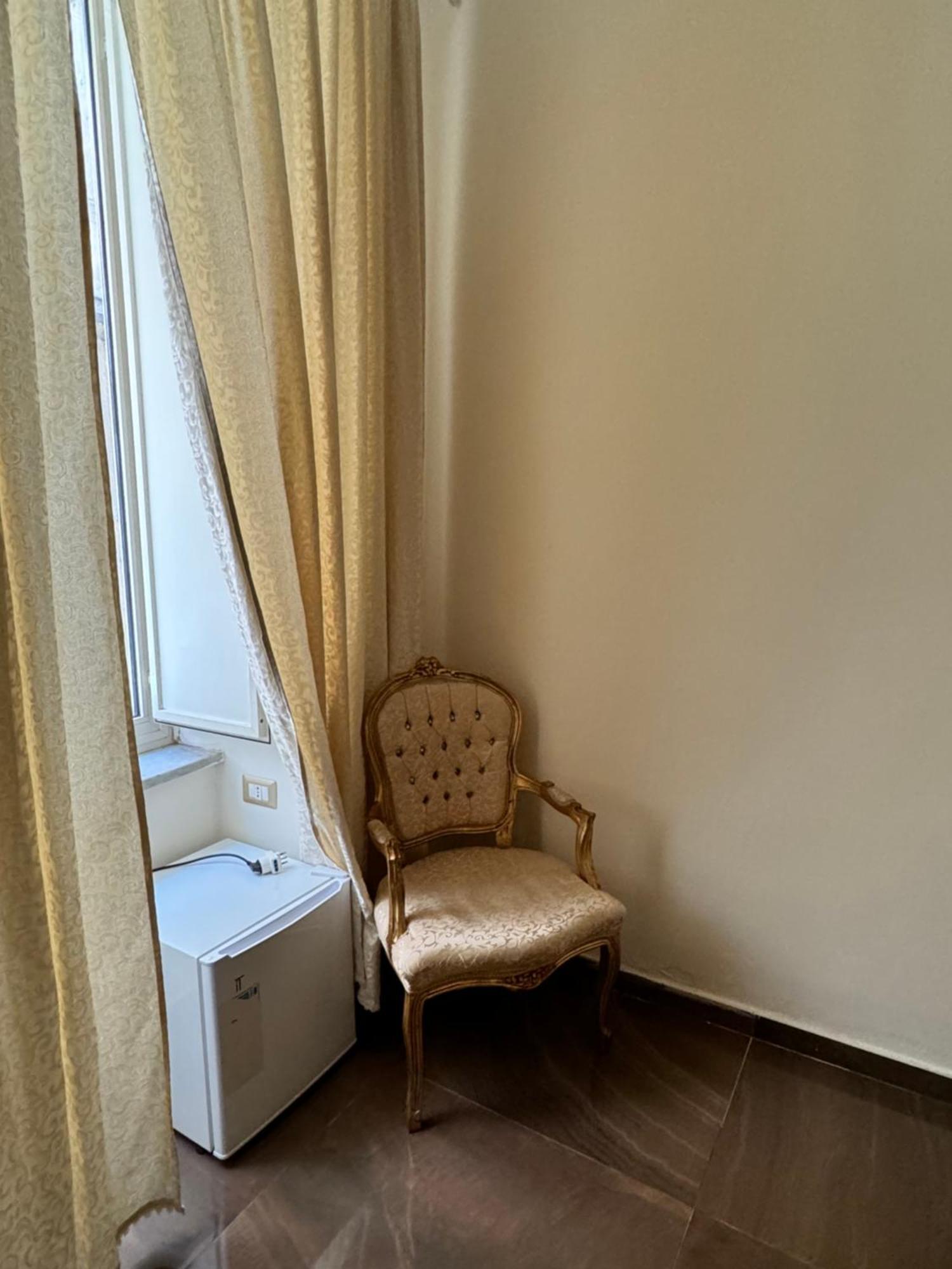 Beb Mariafrancesca Bed and Breakfast Napoli Eksteriør billede