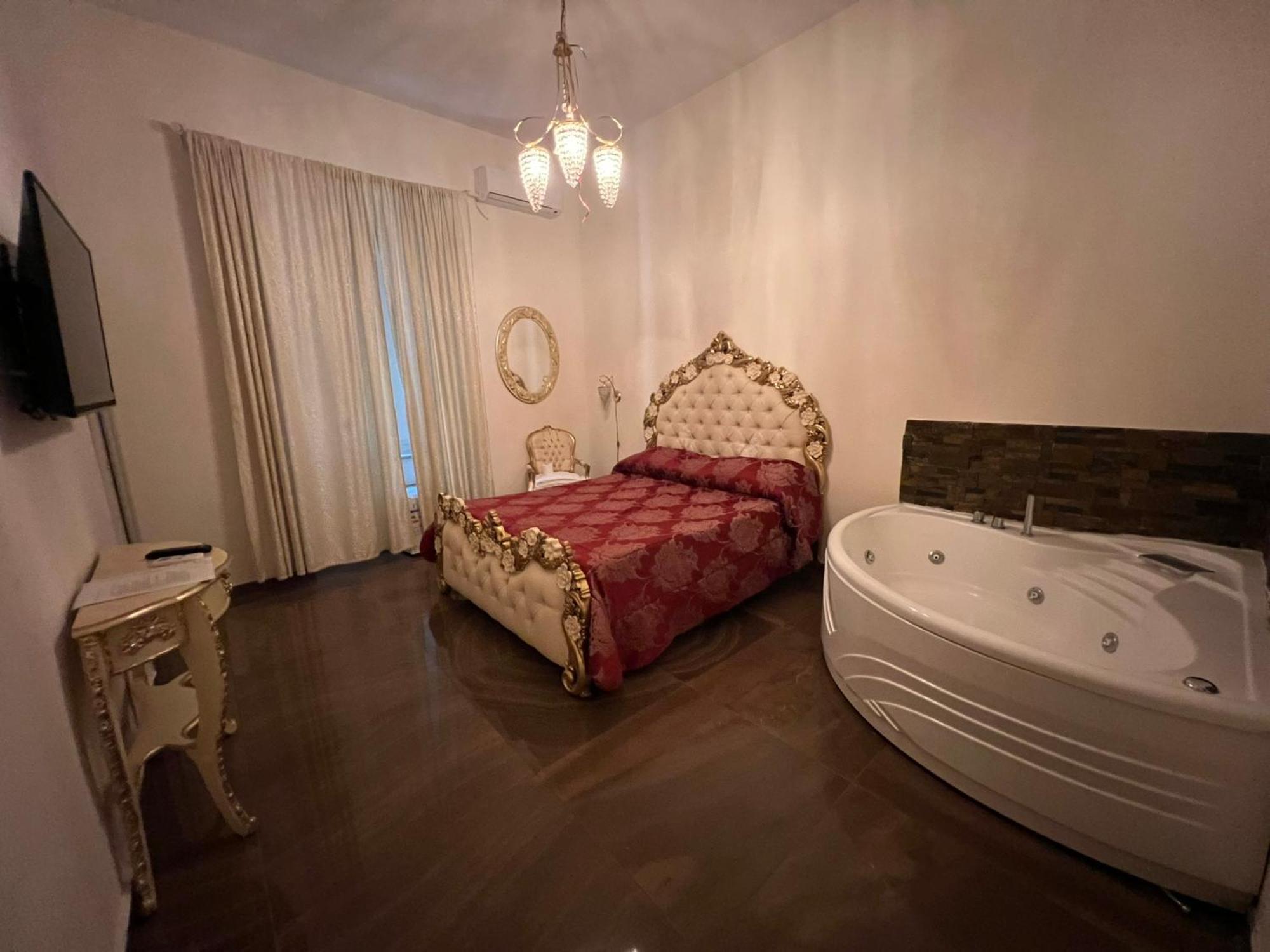 Beb Mariafrancesca Bed and Breakfast Napoli Eksteriør billede