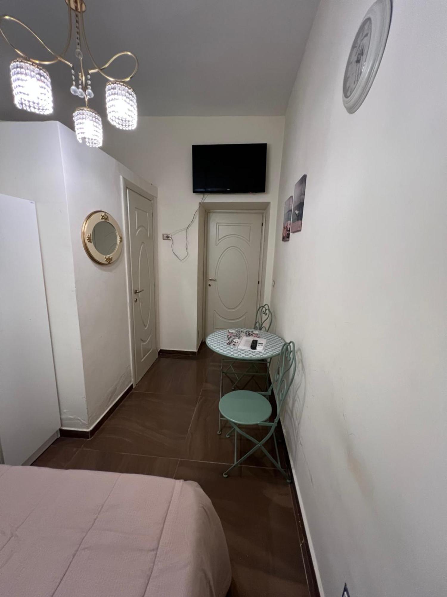 Beb Mariafrancesca Bed and Breakfast Napoli Eksteriør billede