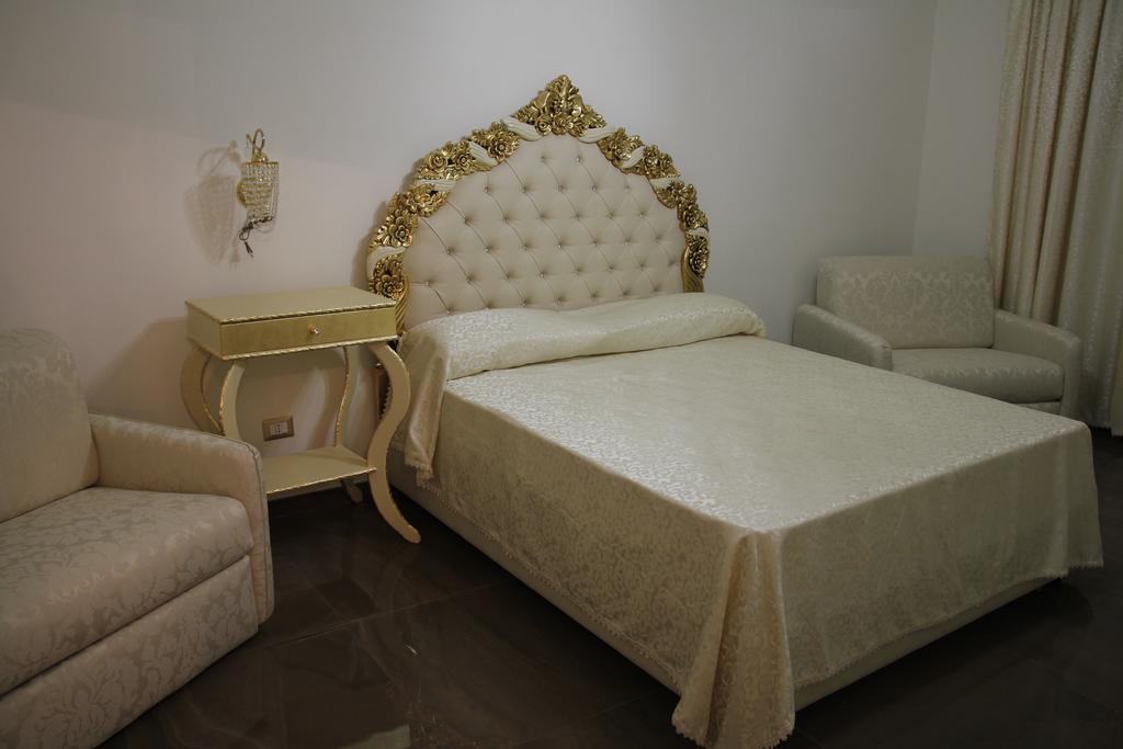 Beb Mariafrancesca Bed and Breakfast Napoli Eksteriør billede