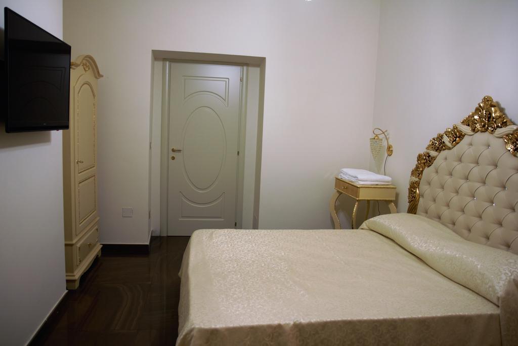 Beb Mariafrancesca Bed and Breakfast Napoli Eksteriør billede