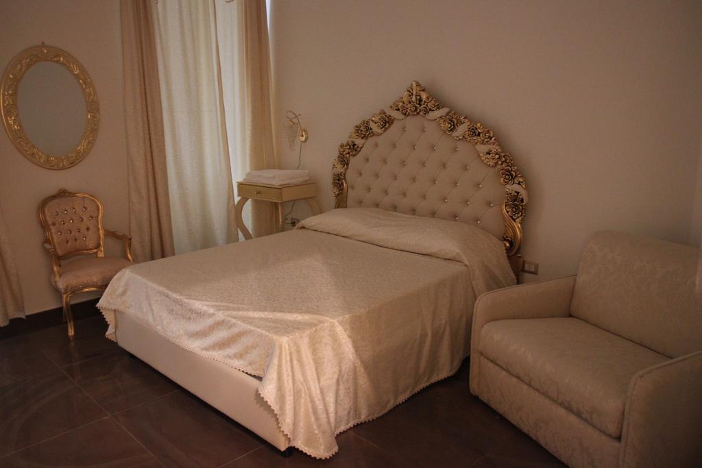 Beb Mariafrancesca Bed and Breakfast Napoli Eksteriør billede