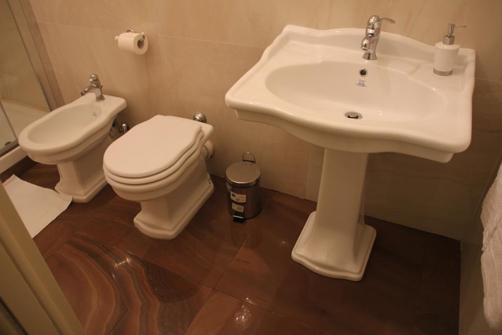 Beb Mariafrancesca Bed and Breakfast Napoli Eksteriør billede