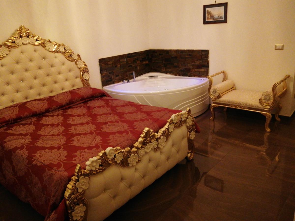Beb Mariafrancesca Bed and Breakfast Napoli Eksteriør billede