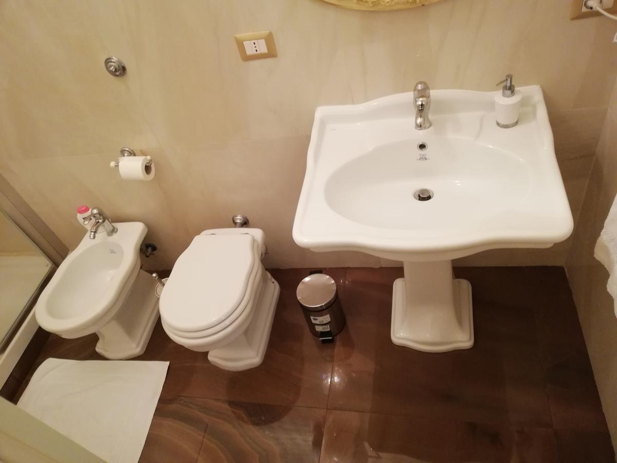 Beb Mariafrancesca Bed and Breakfast Napoli Eksteriør billede