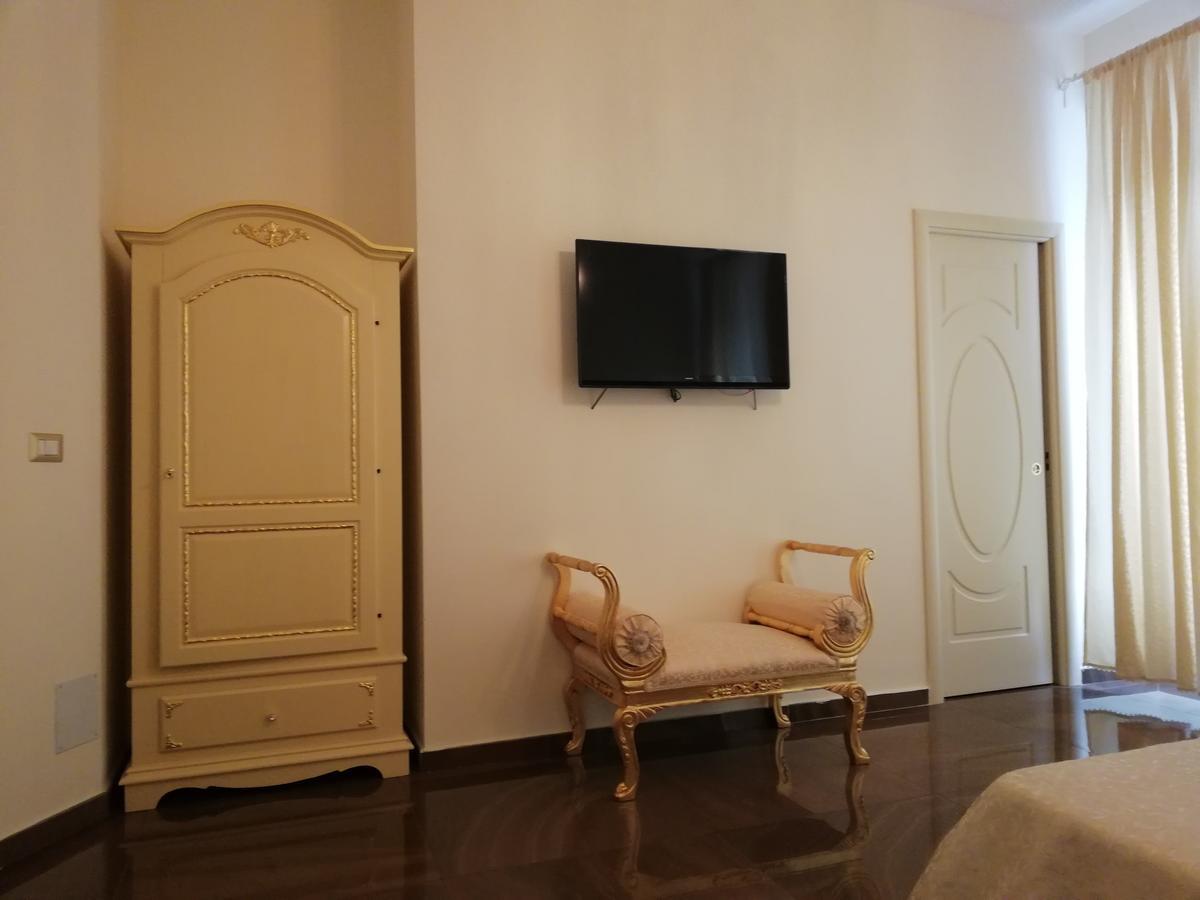 Beb Mariafrancesca Bed and Breakfast Napoli Eksteriør billede